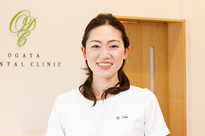 歯科医師　冨田 真実子